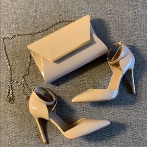 Beige heels and purse
